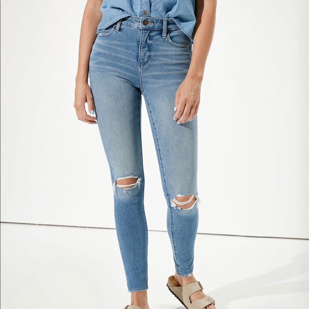 American Eagle High-waisted Ripped Jegging Size 0